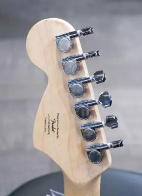 Squier - Affinity Series Stratocaster Junior HSS, Laurel Fingerboard - 3-Color Sunburst 2